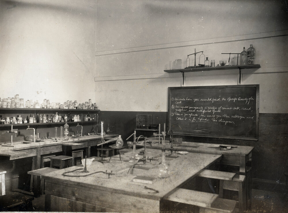 Science Room 1921